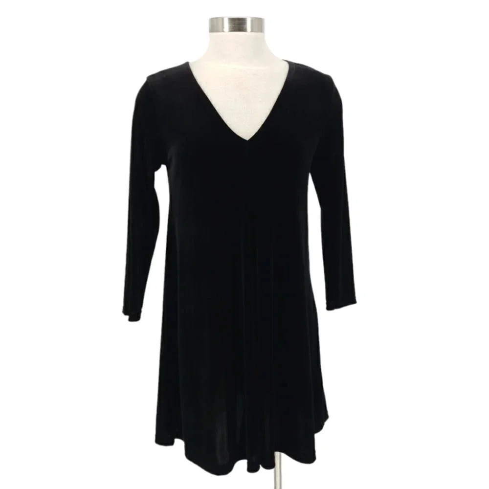 Urban Renewal Shift Dress Black Velvet Long Sleeve Keyhole Cutout Back